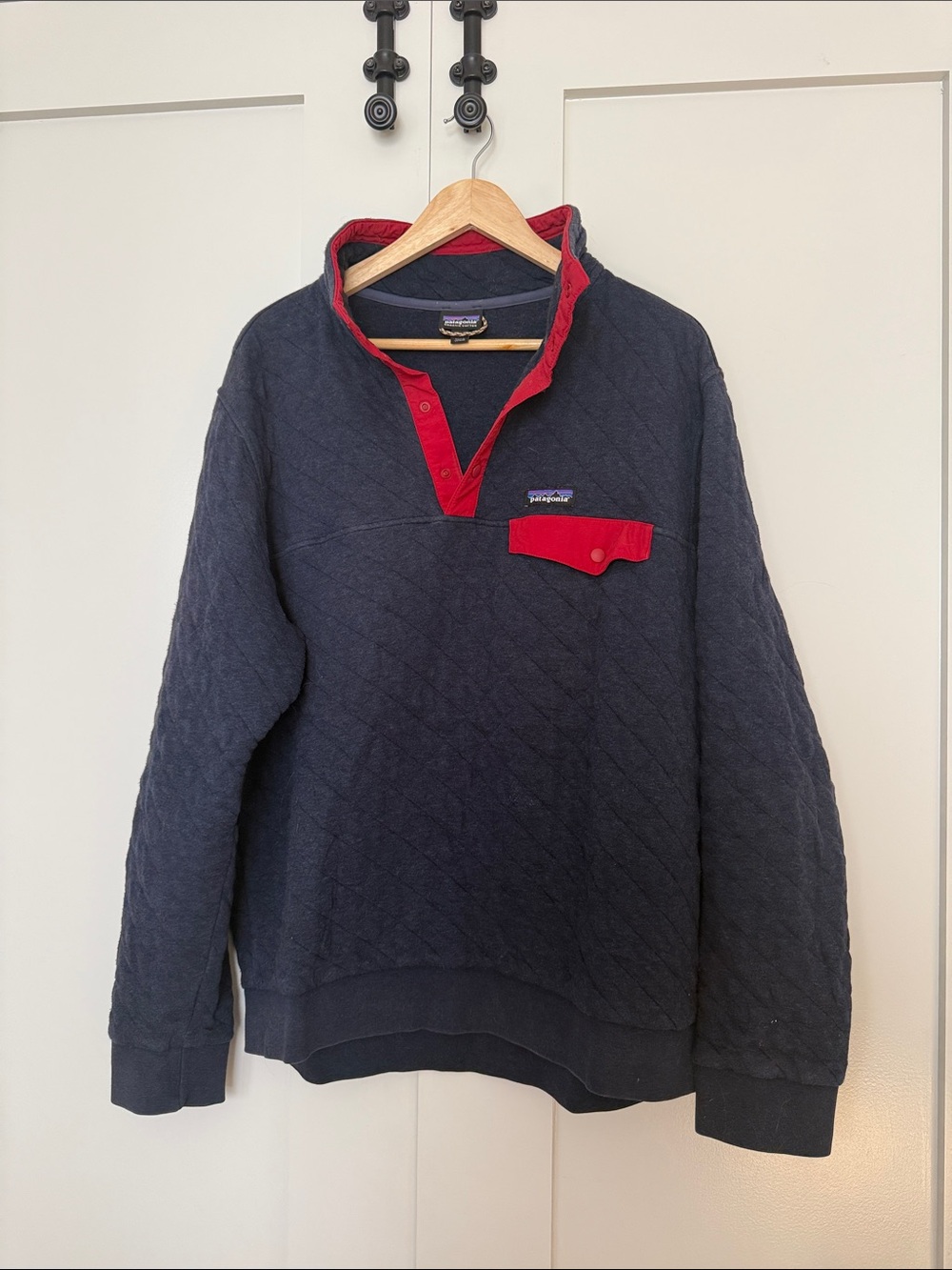 Patagonia Quilted V-Neck Pullover - Navy with Red Trim
